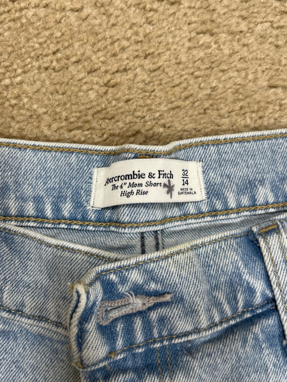 Abercrombie & Fitch 4’ Mom High Rise Light Blue Denim Jean Shorts - Picture 2 of 12